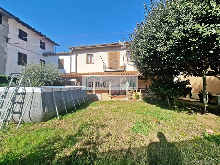 Immagine 3 di Casa semindipendente in vendita  in Via di Contra a Camaiore