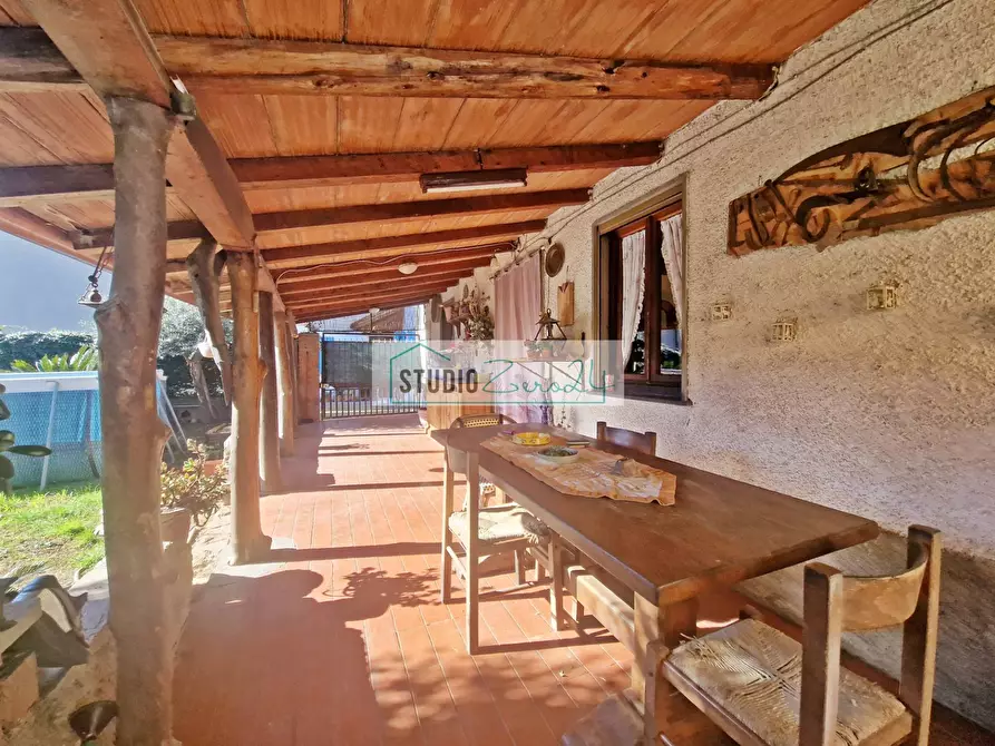 Immagine 5 di Casa semindipendente in vendita  in Via di Contra a Camaiore