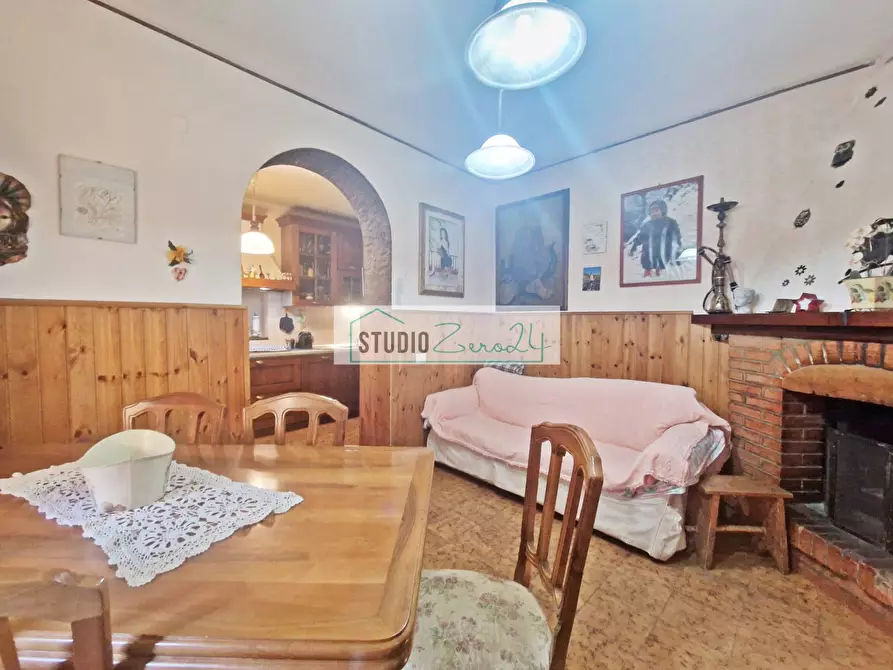 Immagine 10 di Casa semindipendente in vendita  in Via di Contra a Camaiore