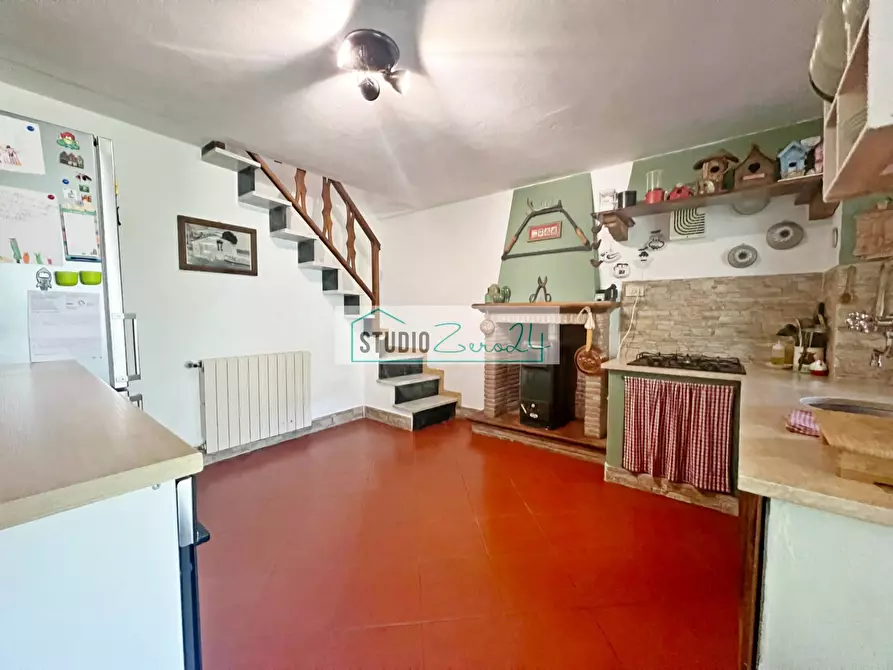 Immagine 9 di Casa indipendente in vendita  in via Mandria a Camaiore