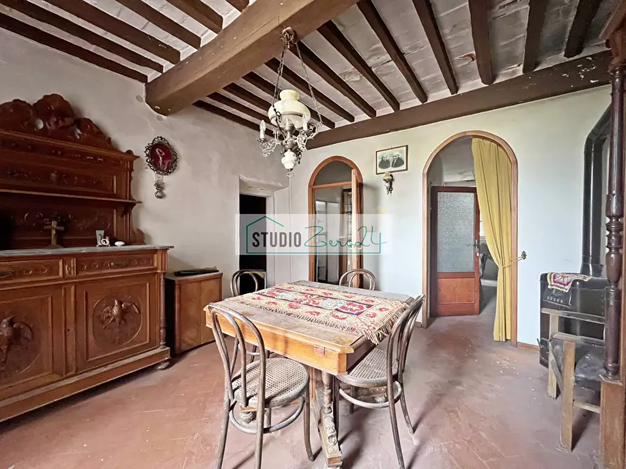 Immagine 5 di Rustico / casale in vendita  in Via del Castello a Camaiore