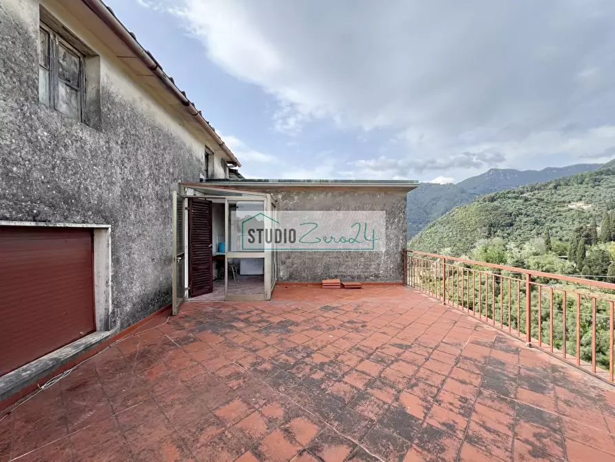 Immagine 13 di Rustico / casale in vendita  in Via del Castello a Camaiore