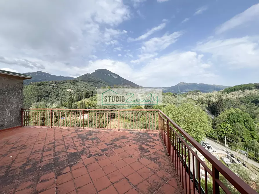 Immagine 14 di Rustico / casale in vendita  in Via del Castello a Camaiore