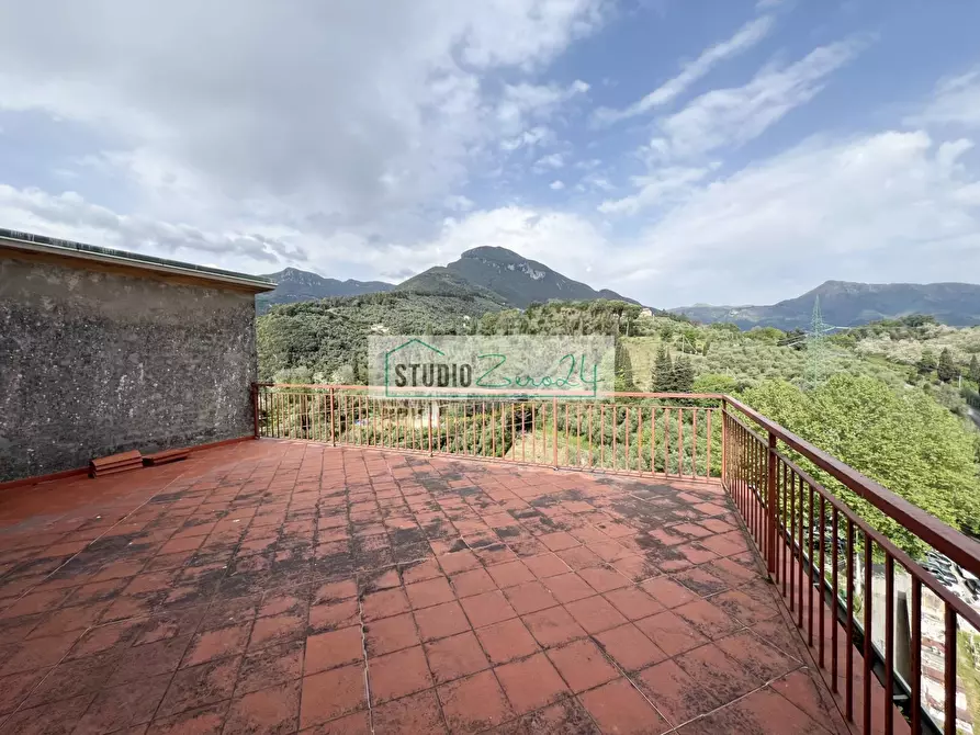 Immagine 15 di Rustico / casale in vendita  in Via del Castello a Camaiore