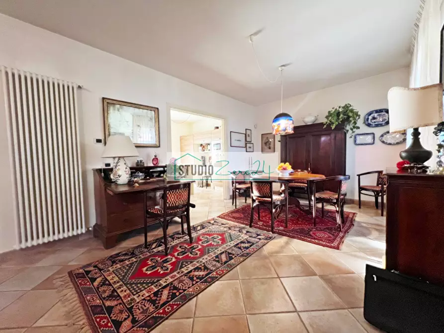 Immagine 3 di Casa bifamiliare in vendita  in Via Savoia a Camaiore