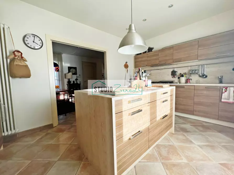 Immagine 10 di Casa bifamiliare in vendita  in Via Savoia a Camaiore