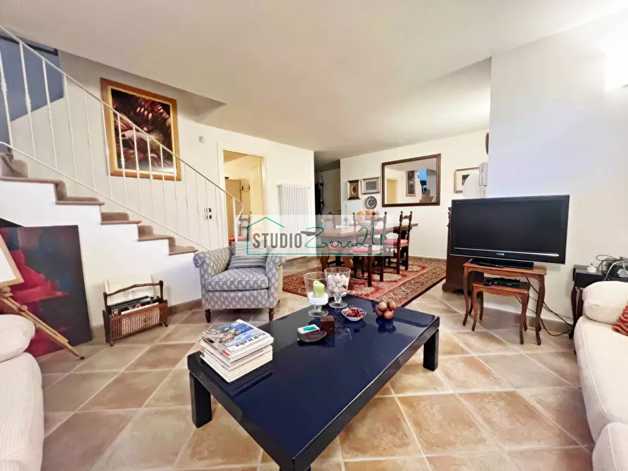 Immagine 19 di Casa bifamiliare in vendita  in Via Savoia a Camaiore