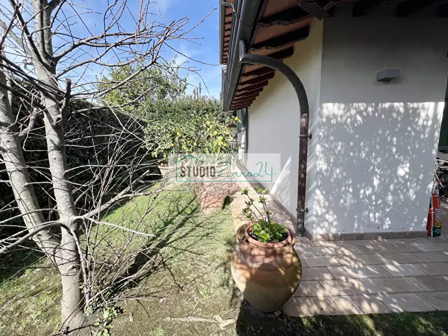 Immagine 29 di Casa bifamiliare in vendita  in Via Savoia a Camaiore