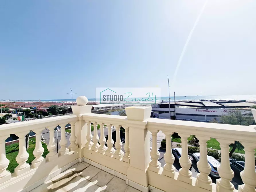 Immagine 1 di Appartamento in vendita  in via Nazario Sauro a Camaiore