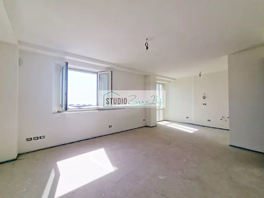 Immagine 2 di Appartamento in vendita  in via Nazario Sauro a Camaiore