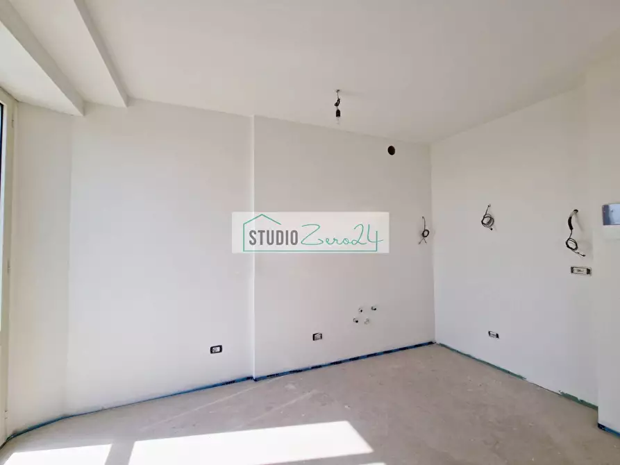 Immagine 5 di Appartamento in vendita  in via Nazario Sauro a Camaiore