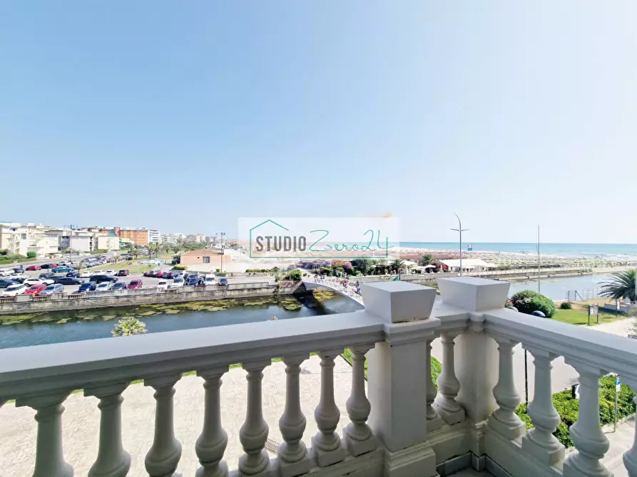 Immagine 8 di Appartamento in vendita  in via Nazario Sauro a Camaiore