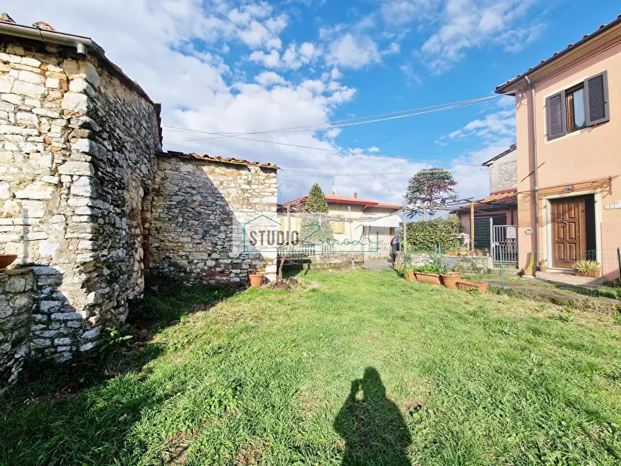 Immagine 4 di Rustico / casale in vendita  in Via Migliano a Camaiore