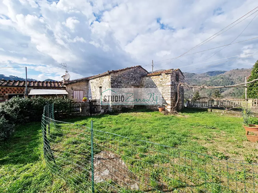 Immagine 8 di Rustico / casale in vendita  in Via Migliano a Camaiore