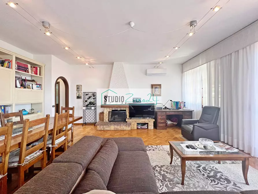 Immagine 8 di Villa in vendita  in Via delle Capanne a Camaiore