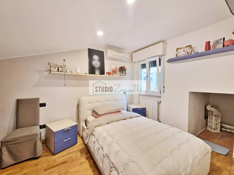 Immagine 20 di Casa bifamiliare in vendita  in Via Merlino a Camaiore