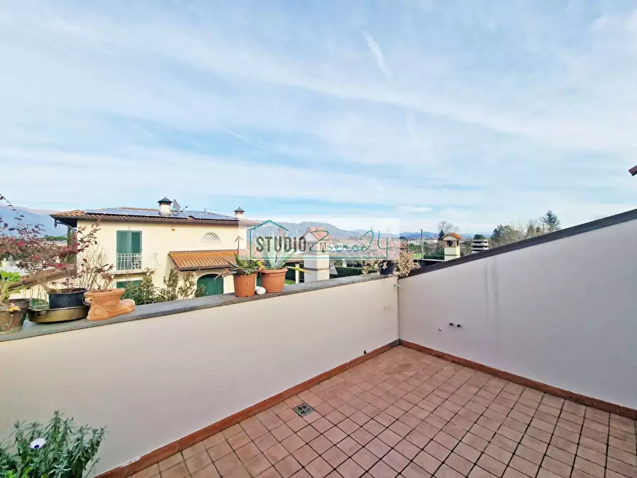 Immagine 24 di Casa bifamiliare in vendita  in Via Merlino a Camaiore