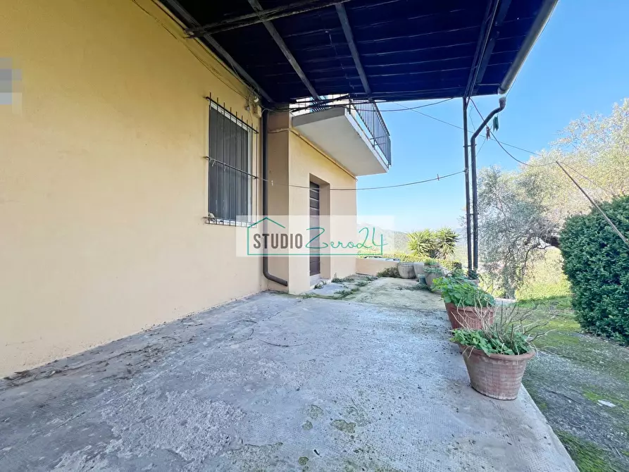 Immagine 6 di Casa semindipendente in vendita  in via delle Grotte a Camaiore