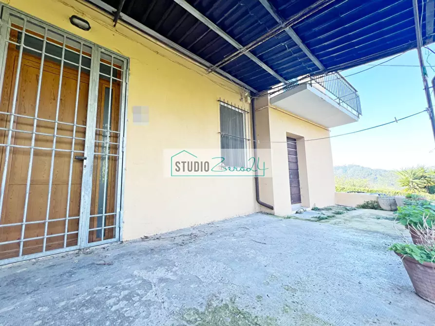 Immagine 8 di Casa semindipendente in vendita  in via delle Grotte a Camaiore