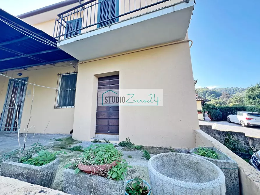 Immagine 9 di Casa semindipendente in vendita  in via delle Grotte a Camaiore