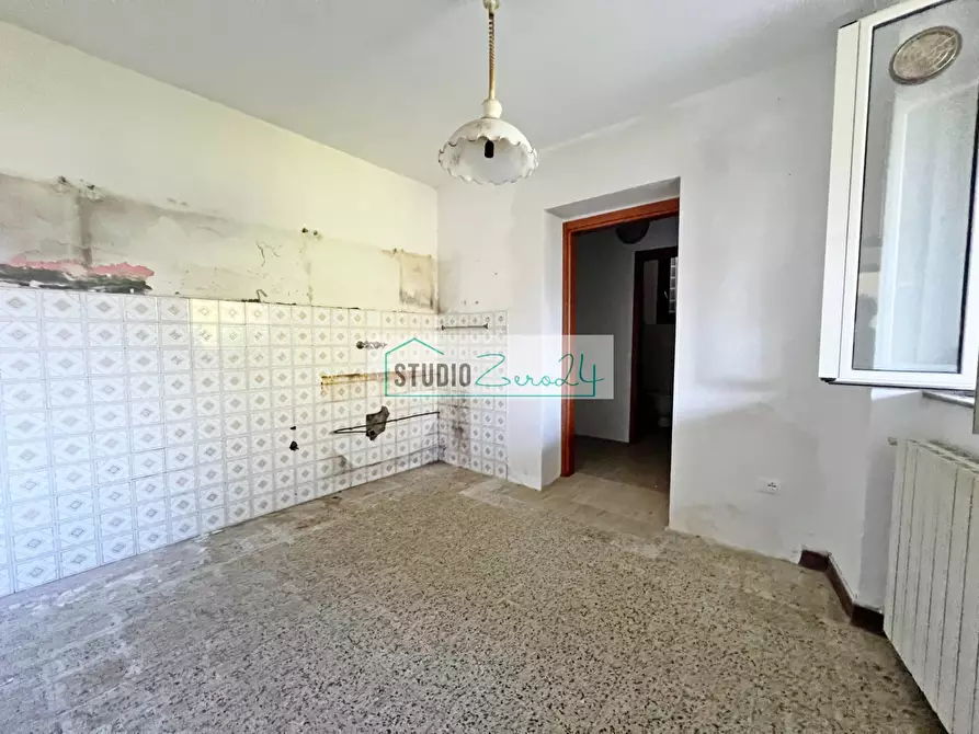 Immagine 14 di Casa semindipendente in vendita  in via delle Grotte a Camaiore