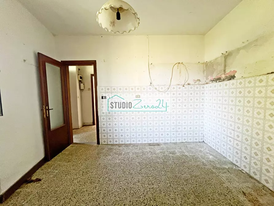 Immagine 16 di Casa semindipendente in vendita  in via delle Grotte a Camaiore