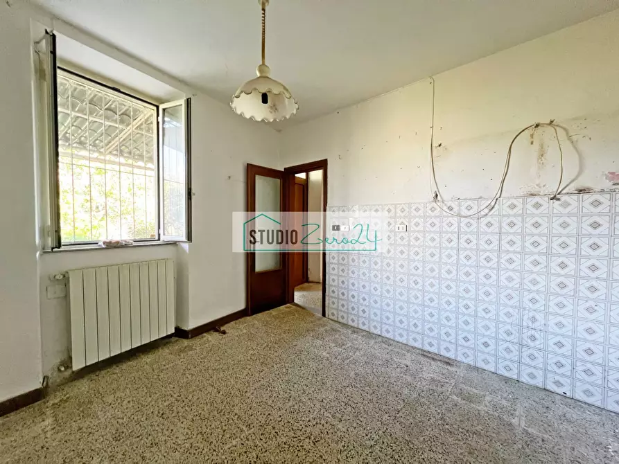 Immagine 17 di Casa semindipendente in vendita  in via delle Grotte a Camaiore