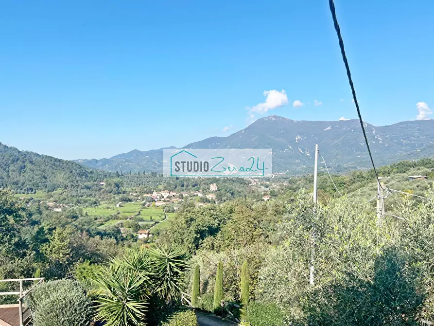 Immagine 26 di Casa semindipendente in vendita  in via delle Grotte a Camaiore