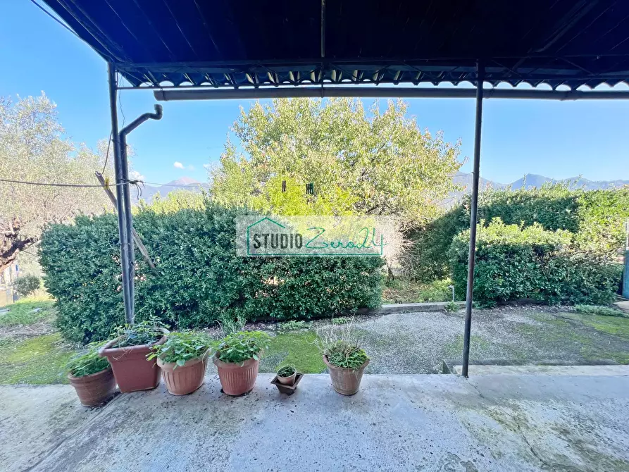 Immagine 28 di Casa semindipendente in vendita  in via delle Grotte a Camaiore