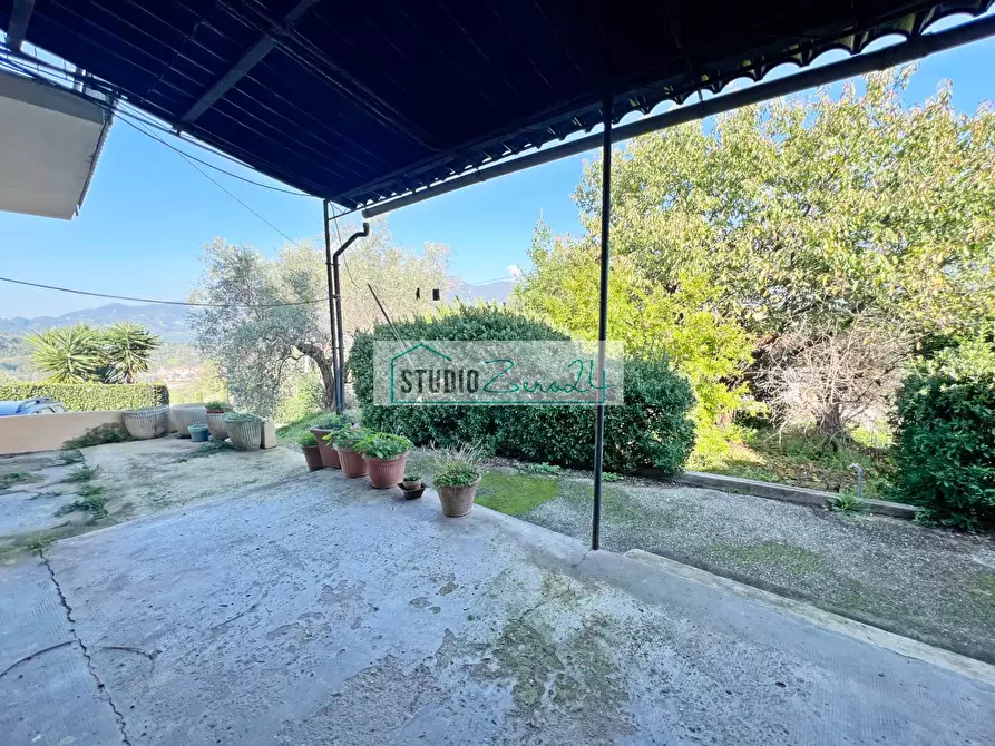 Immagine 29 di Casa semindipendente in vendita  in via delle Grotte a Camaiore