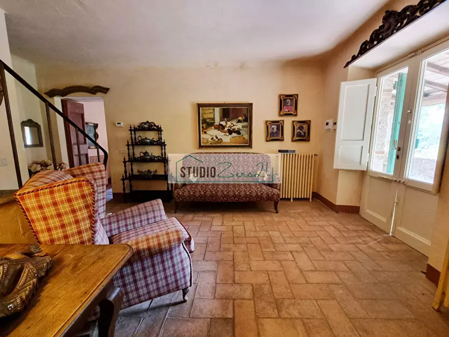 Immagine 11 di Villa in vendita  in via cafaggio a Camaiore