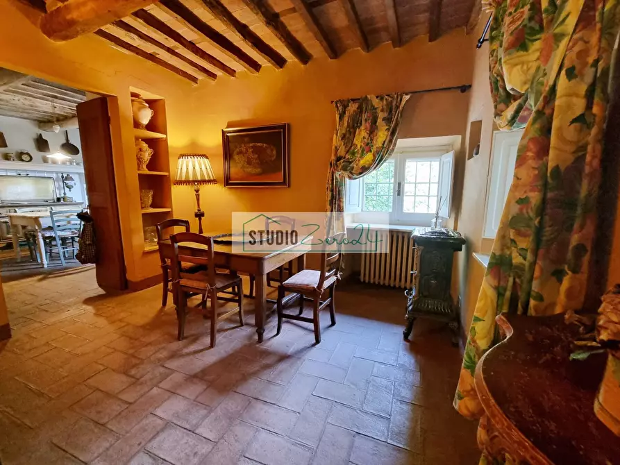 Immagine 18 di Villa in vendita  in via cafaggio a Camaiore