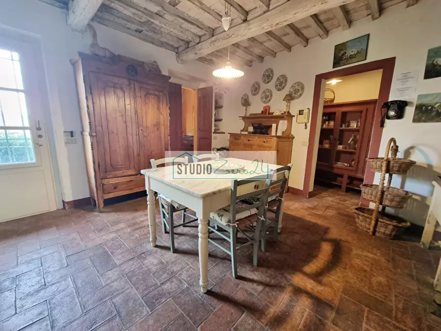 Immagine 25 di Villa in vendita  in via cafaggio a Camaiore