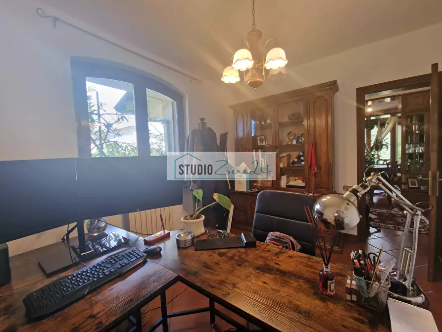 Immagine 24 di Casa bifamiliare in vendita  in Via Mincio a Camaiore