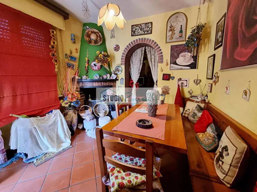 Immagine 5 di Villa in vendita  in via della serra a Camaiore