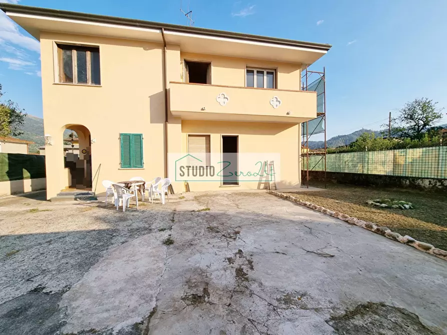 Immagine 29 di Villa in vendita  in via della serra a Camaiore