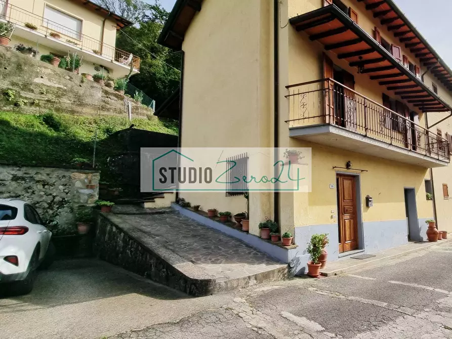 Immagine 2 di Casa semindipendente in vendita  in via bottaro a Camaiore