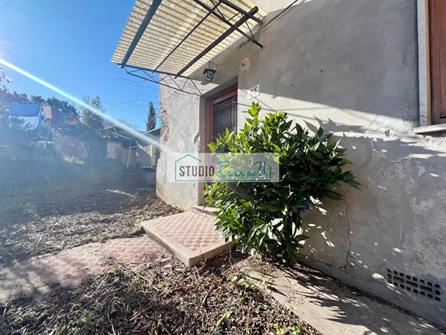 Immagine 28 di Rustico / casale in vendita  in via Fondi a Camaiore