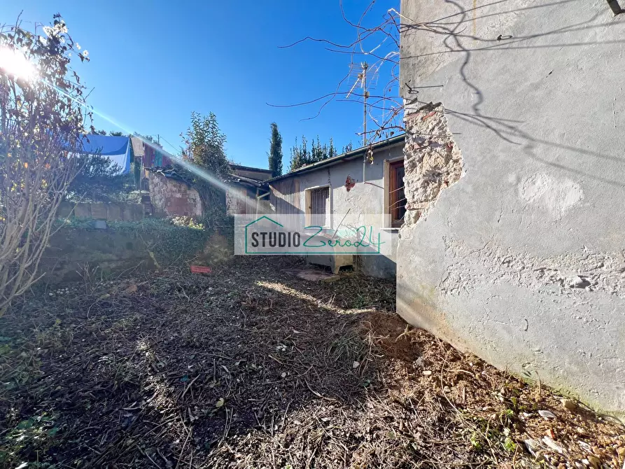 Immagine 30 di Rustico / casale in vendita  in via Fondi a Camaiore