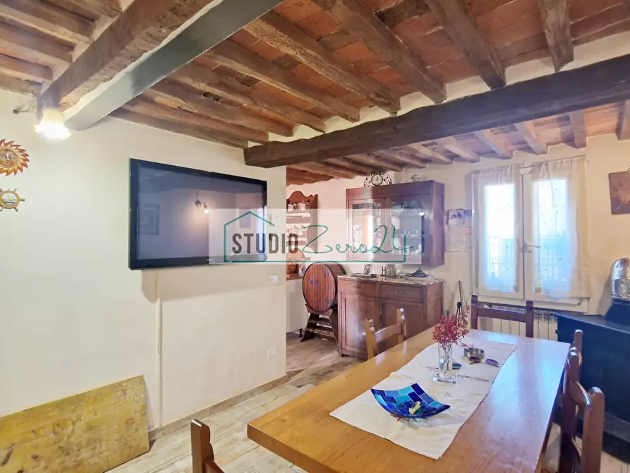 Immagine 10 di Casa semindipendente in vendita  in corte giannoni a Camaiore