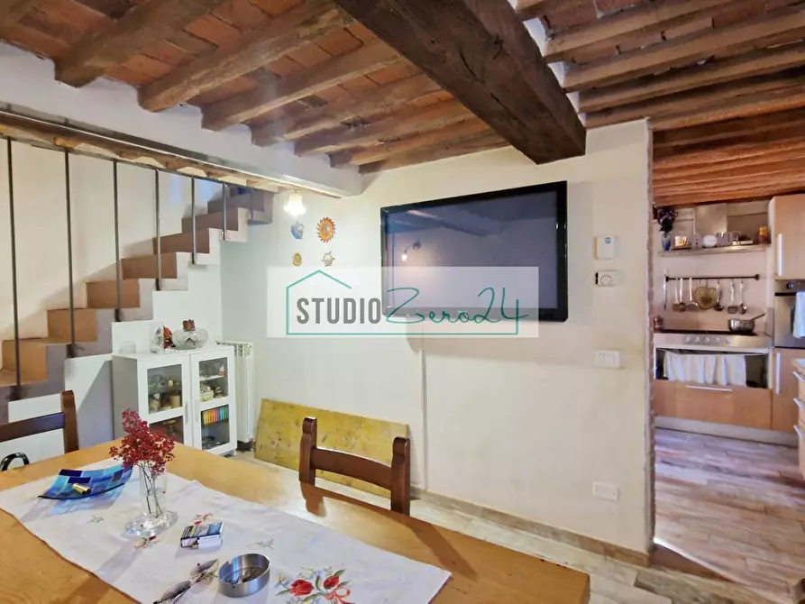 Immagine 11 di Casa semindipendente in vendita  in corte giannoni a Camaiore