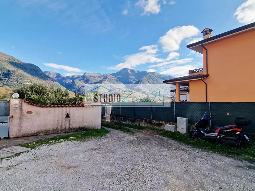 Immagine 23 di Casa semindipendente in vendita  in corte giannoni a Camaiore