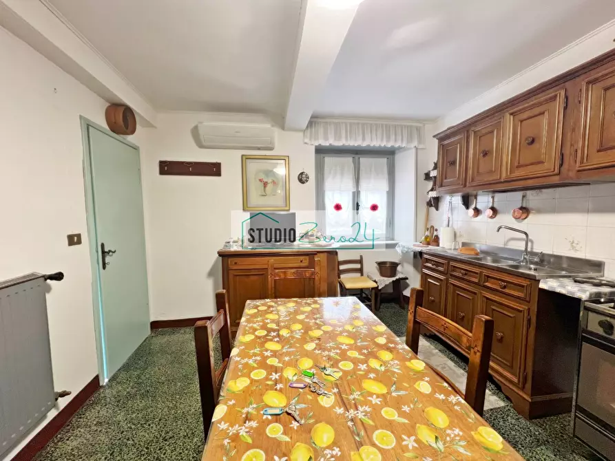 Immagine 7 di Casa semindipendente in vendita  in Via Trescolli a Camaiore