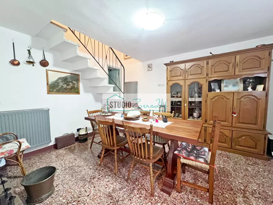 Immagine 10 di Casa semindipendente in vendita  in Via Trescolli a Camaiore