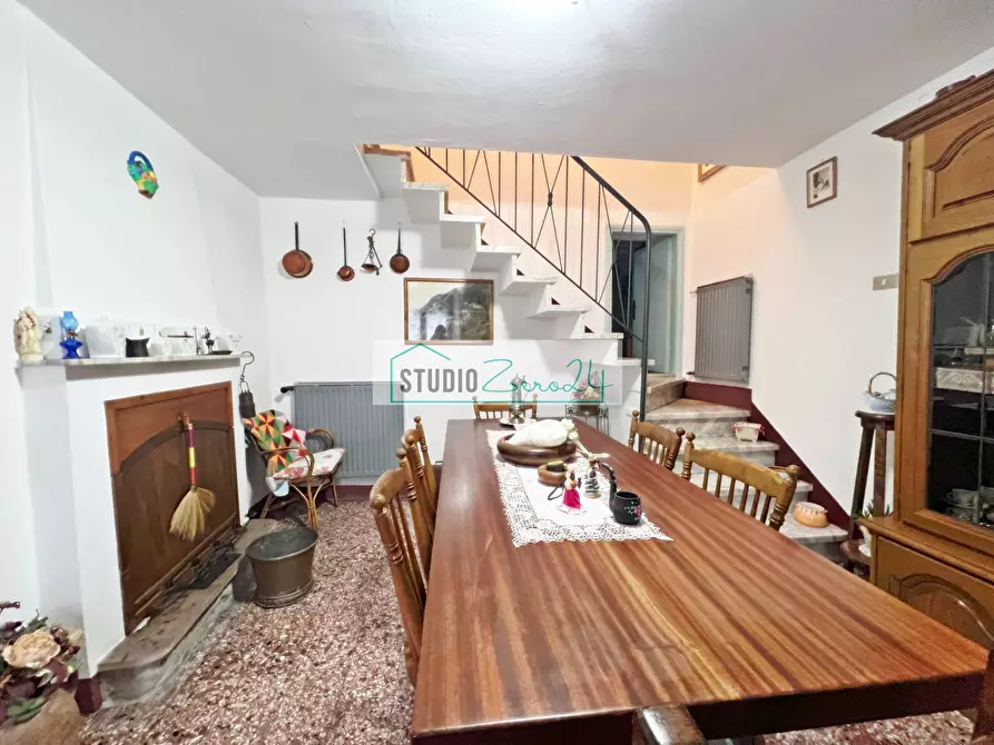 Immagine 11 di Casa semindipendente in vendita  in Via Trescolli a Camaiore