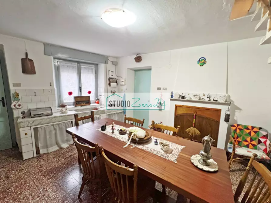 Immagine 14 di Casa semindipendente in vendita  in Via Trescolli a Camaiore