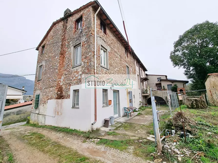 Immagine 6 di Casa semindipendente in vendita  in via degli antichi a Camaiore