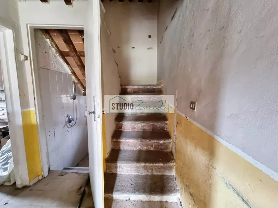 Immagine 16 di Casa semindipendente in vendita  in via degli antichi a Camaiore