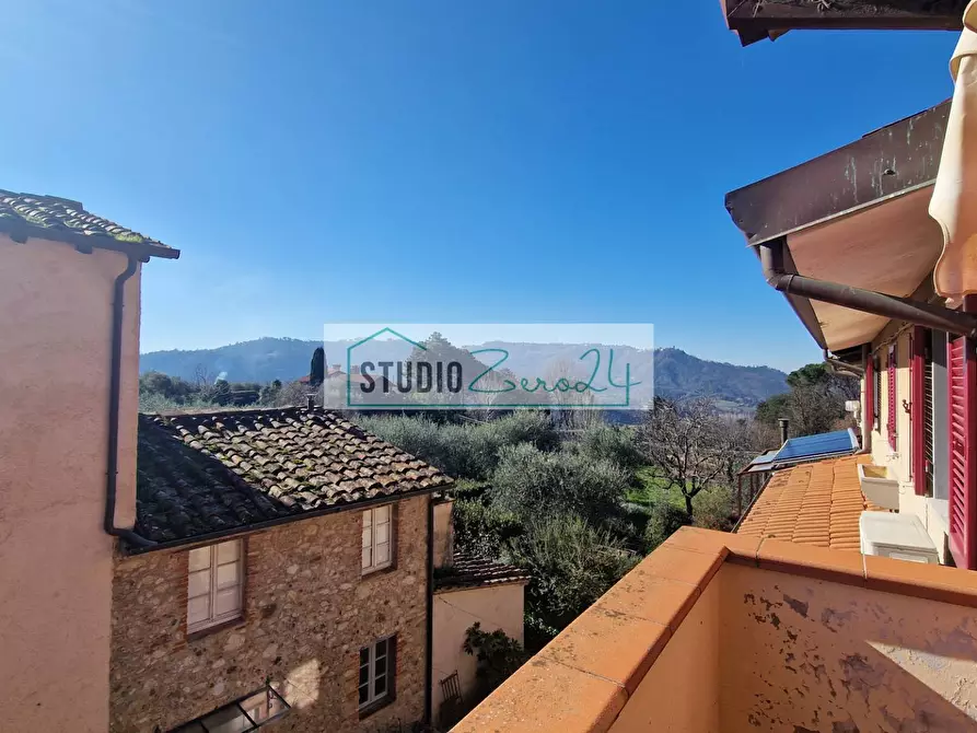 Immagine 23 di Casa semindipendente in vendita  in Via della Costa a Camaiore