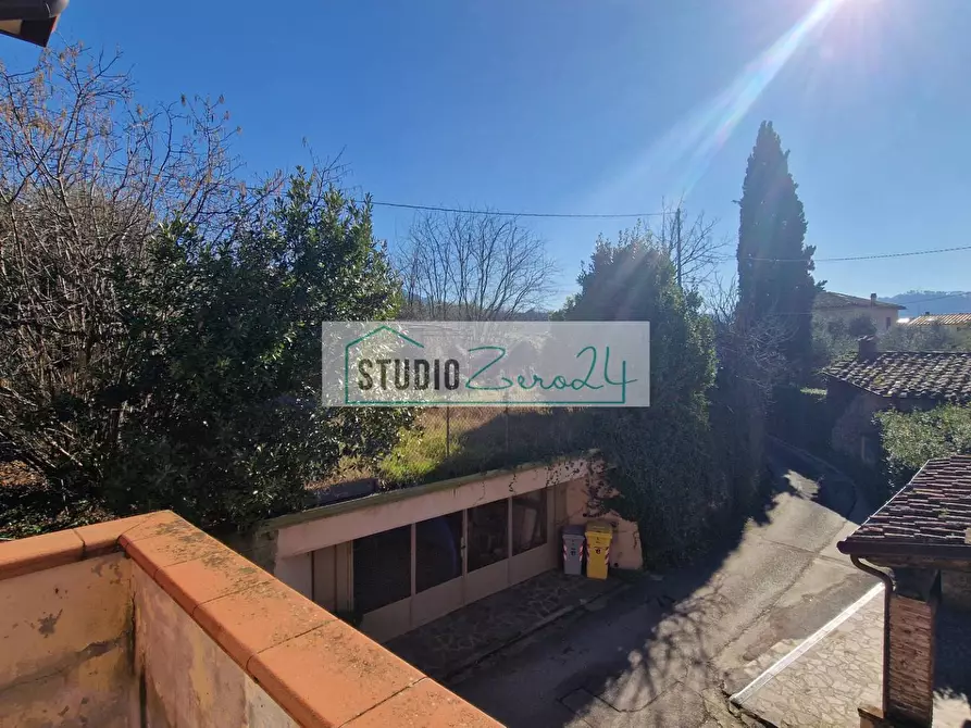 Immagine 30 di Casa semindipendente in vendita  in Via della Costa a Camaiore